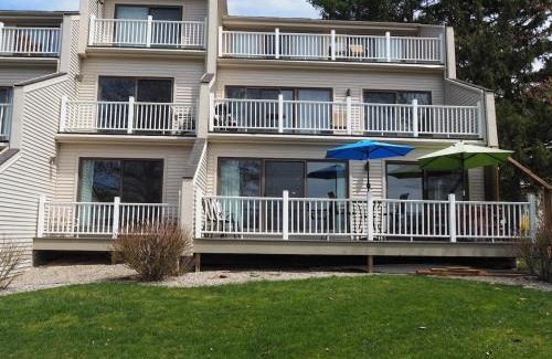 Acme Haus | The Grand Getaway - Gorgeous And Great Location!