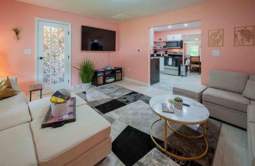 Spring Grove Haus | The Great Gatsby Pink Flamingo Lounge Retreat!