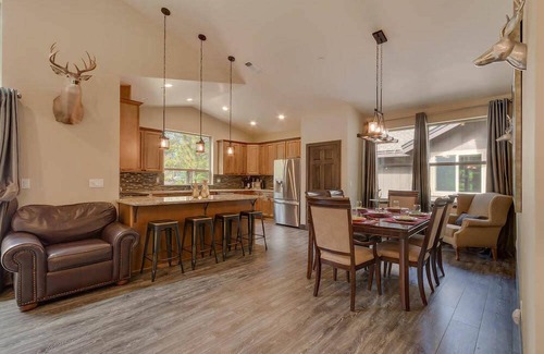 Tahoe Island Haus | Die Grizzlyhütte | Neu gebaut