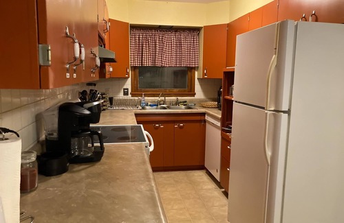 Mountain Grove Haus | The Grove Retreat (Mtn. Grove, MO)