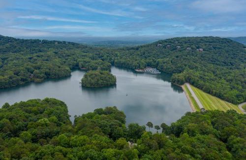 Big Canoe Haus | The Guest House - Historic Log cabin in Big Canoe