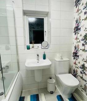 Bramcote Haus | The Guest Nook - Wollaton