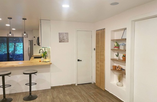 Survey Creek Haus | The Guitar On the Lake