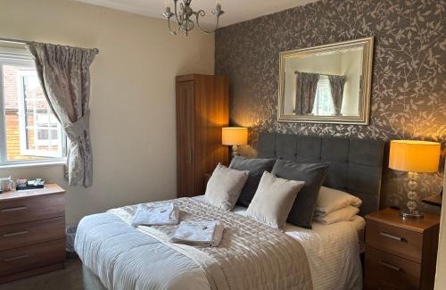 Ripley Hotel | The Half Moon Inn