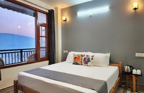 Kumharsain Haus | The Halt Narkanda - Rooms and Rooftop Cafe