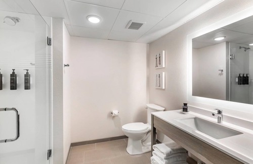 Port Washington Hotel | The Harborview on Lake Michigan, Ascend Hotel Collection