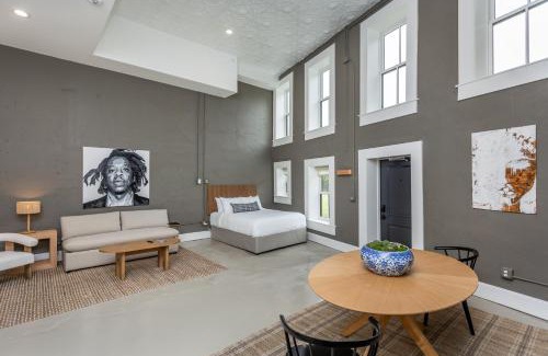 Wilson Hotel | The Harriss