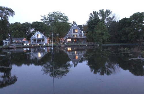 Bluffton Haus | "The Haven at Bluffton" auf dem Lake MI / Muskegon Lake Channel ~ Bringen Sie Ihr Boot!