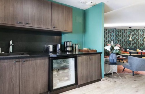 Quartier du Mail Wohnung | THE HEART OF PARISIAN SHOPS & CAFES-A FAMILY STAY MINUETS FROM RUE MONTORGUEIL