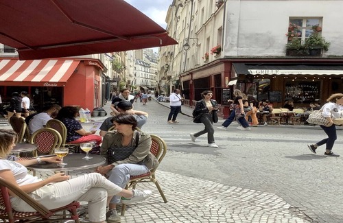 Quartier du Mail Wohnung | THE HEART OF PARISIAN SHOPS & CAFES-A FAMILY STAY MINUETS FROM RUE MONTORGUEIL