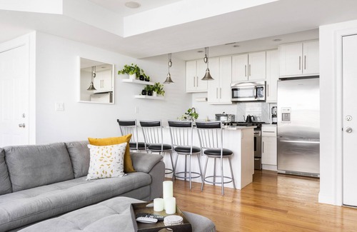 Columbus Park - Andrew Square Eigentumswohnung | The Heart of Southie (Garage + Roof Deck)