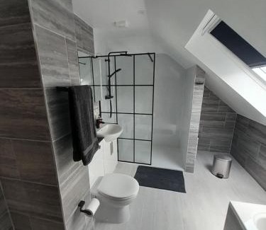 Salisbury Haus | The Henge House