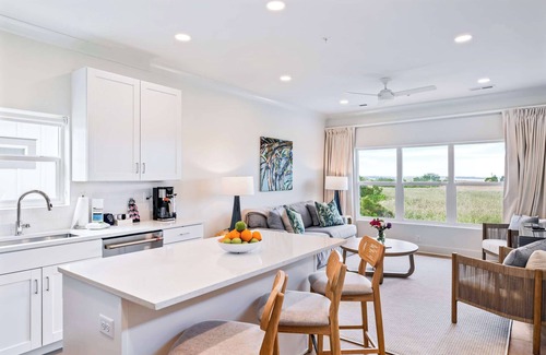 Georgetown Haus | The Heron | Pool + Marsh Views, Private Boat Slip!