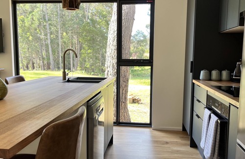 Lunawanna Haus | The Hide On Cloudy