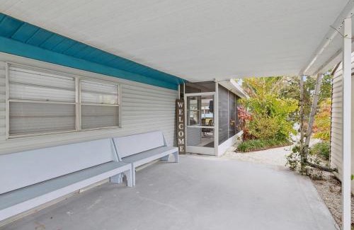 Weeki Wachee Gardens Haus | The Hideaway at Weeki Wachee