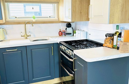 Cayton Bay Haus | Roulotte-Modern-Ensuite mit Dusche-Parkblick-The Hideaway