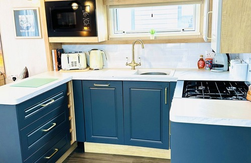 Cayton Bay Haus | Roulotte-Modern-Ensuite mit Dusche-Parkblick-The Hideaway