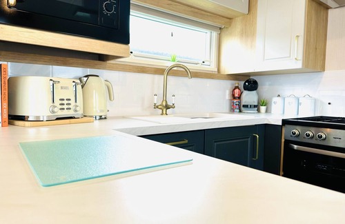 Cayton Bay Haus | Roulotte-Modern-Ensuite mit Dusche-Parkblick-The Hideaway