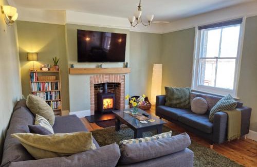 Wareham Haus | The Hideaway - Central Wareham