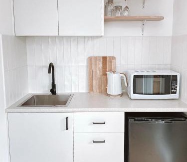 Warrnambool Haus | The Hideaway - Guest House