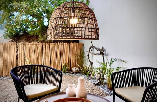 Vinorama Haus | The Hideaway Loft @ New Seaside Villa w/Infinity Pool, Heated Spa, Beach & Surf