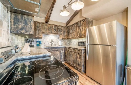 Jones Mills Haus | The Hideaway - Your Perfect Getaway Vacation