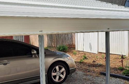 Greeneville Haus | The Hive -Two Bedroom located in the foothills of the Appalachian Mountains!