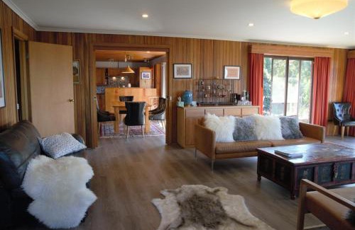 Kingston Haus | The Hobart Entrance