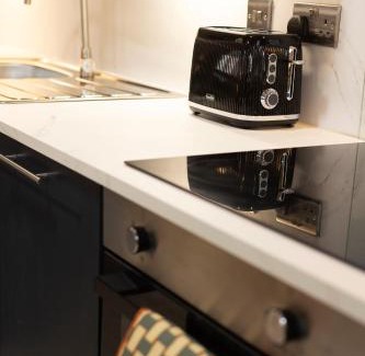 Queens Quarter Wohnung | The Hockney - 2 Bd Hip Ap Ultra Fast WIFI