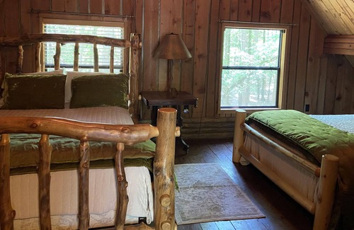 Drasco Kabine | "The Honeymooner" - a rustic, quaint little cabin