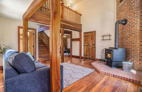 Hopkins Haus | The Hopkins Hideaway - 40 Acres with trails, Arcades, Hot Tub, Fire Pit