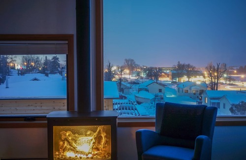 Grand Marais Haus | The Horizon, eine atemberaubende, moderne Bio-Unterkunft mit Blick auf den Hafen.