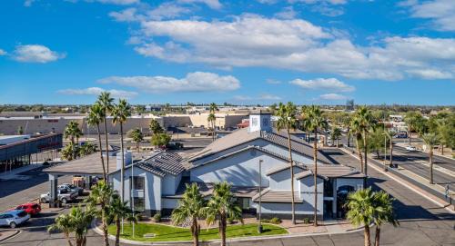 Glendale Hotel | The Hotel Serene Glendale Peoria, Surestay Collection by Best Western