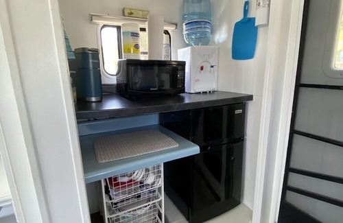 Antioch Bootsverleih | The Houseboat @ The Cottages on Petite Lake