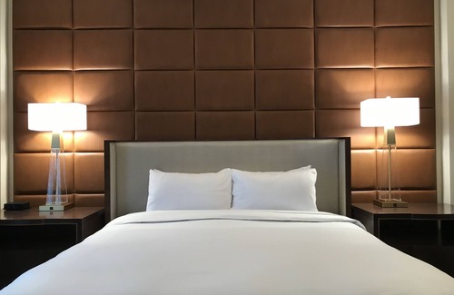 Prairie Village Hotel | The Inn at Meadowbrook