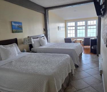 Lubec Hotel | The Inn on the Wharf