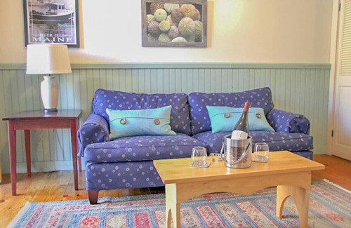 Stonington Hotel | The Isaac Evans - Inn on the Harbor