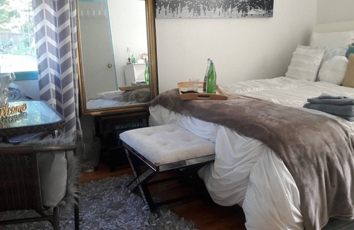 Ridge Bed & Breakfast | The Jahmtons Guest Room