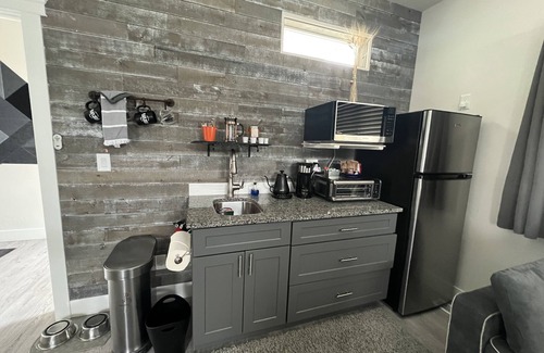 Twin Falls Haus | The Jolly Rancher, King beds, Luxury Furnishings, Great Reviews!