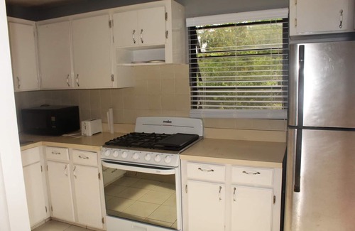 Williams Town Haus | The Jones Suites