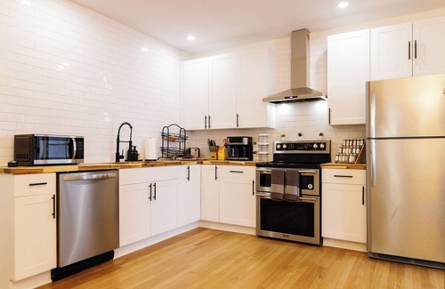 Gainesville Haus | The Key ~ Reno'd Historic Mansion! 1 Mile to UF