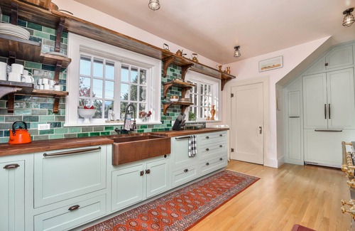 Metaline Falls Skihütte | NEW - The Kirtland Cutter Rock House - Metaline Falls