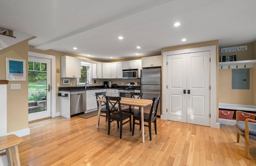 Rockport Haus | The Ladybug 2BR Cottage Steps 2 Bearskin Neck 2 Parking Spaces, Patio, Grill