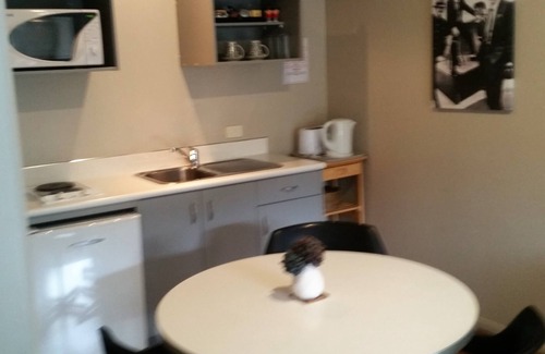 Taupo Hotel | The Lake Motel