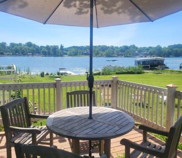 Smyrna Haus | The Lakefront Cottage on Big Pine Island