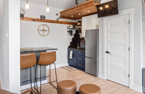 Lakeside Haus | The Lakeside House w/ pool & hot tub