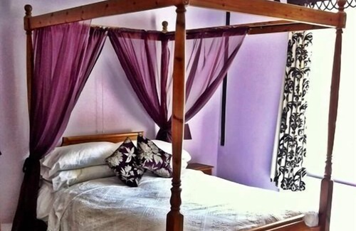 Marlborough Hotel | The Lamb Inn