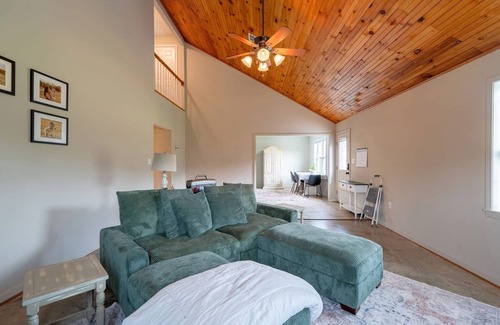 Pangburn Haus | The Landing House— Jetted Tub— Weddings—Elopements