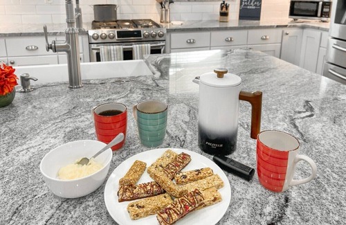 Fayetteville Haus | The Last Call | 9 min to UofA/Dickson St