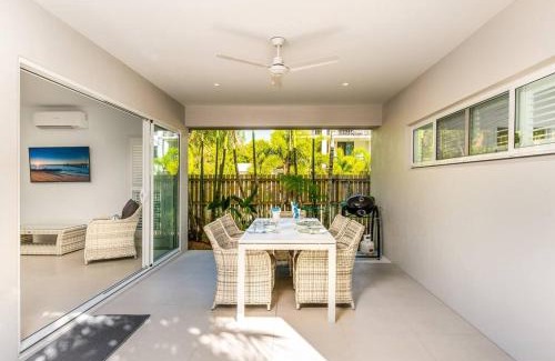 Palm Cove Villa | The Last Resort: A Two Pool Luxury Villa